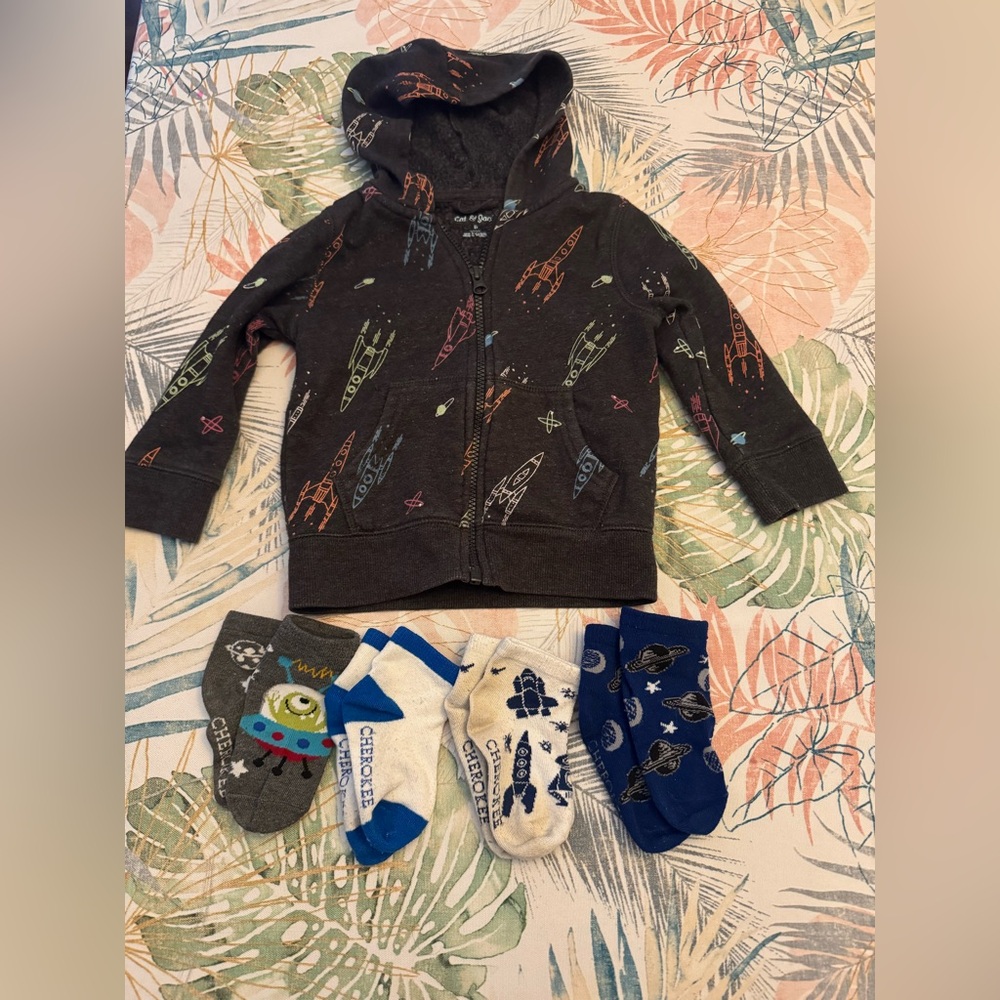 Cat & Jack dark gray Hoodie with Rocket Print and space theme socks lot